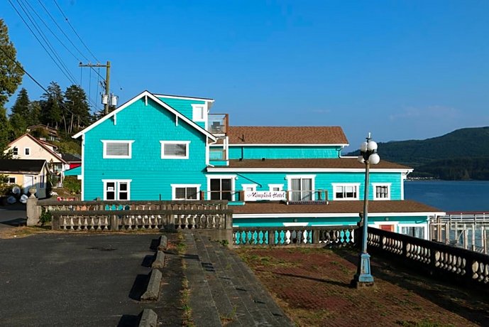 Nimpkish Hotel Alert Bay Airport Canada thumbnail