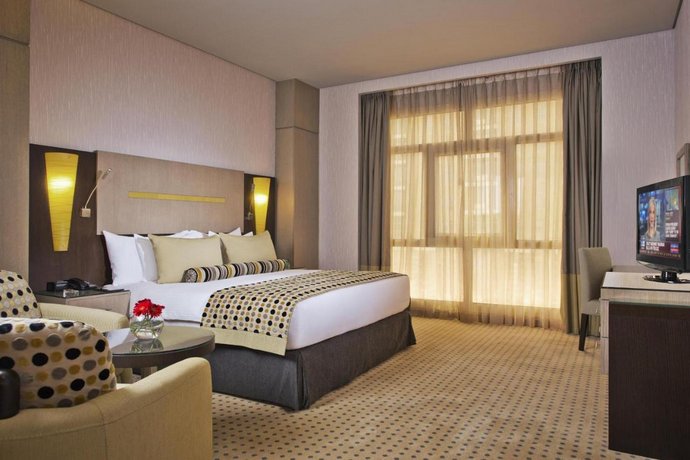 Executive Room In Al Qusais 3 By Luxury Bookings Dubai 알 트와 United Arab Emirates thumbnail