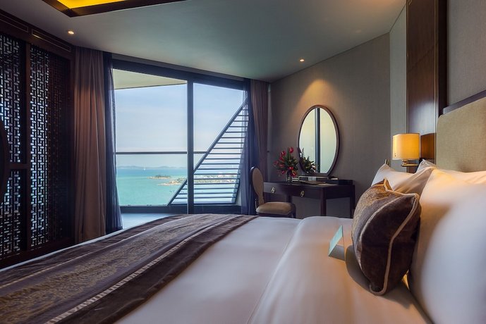 Royal Beach Boton Blue Hotel & Spa 바이 두옹 해변 Vietnam thumbnail