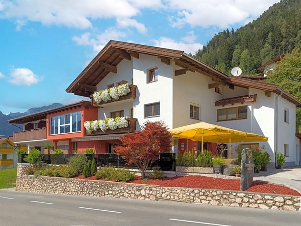Hotel Sonnleiten Bruck am Ziller Austria thumbnail