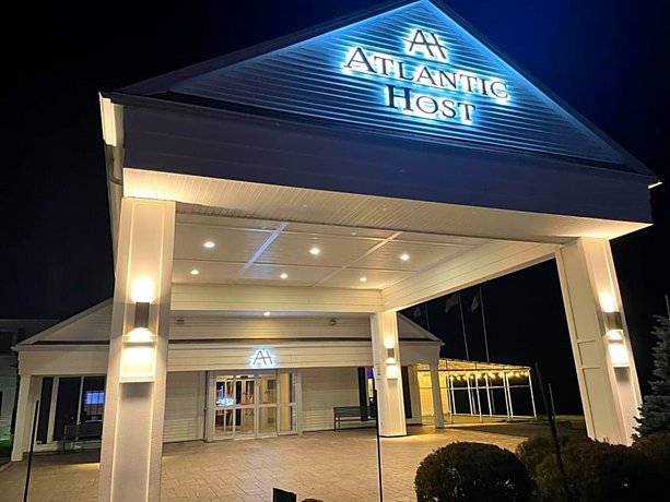 Atlantic Host Hotel Bathurst Airport Canada thumbnail