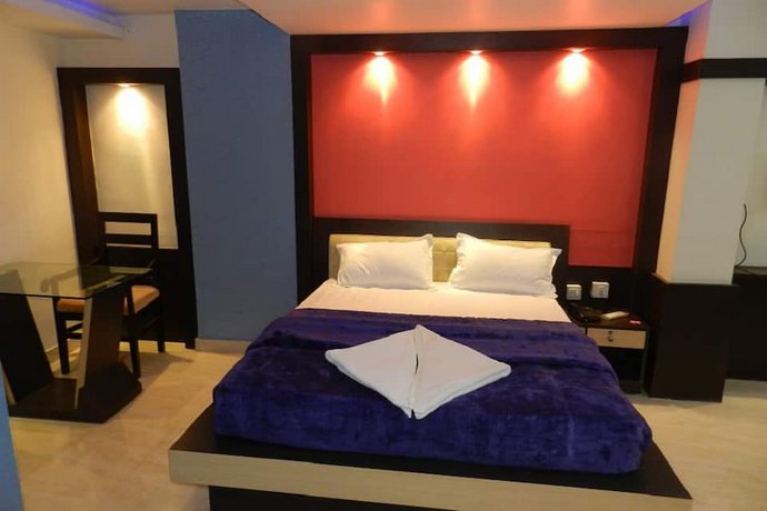 Roy's Harbour Hotel & Conference Hall