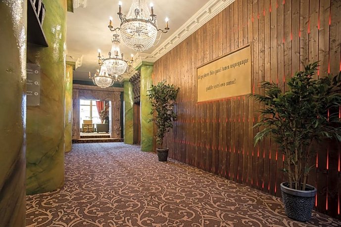 Holyrood Hotel - Leisure Centre & Escape Spa Bundoran Glowbowl & Macks Amusements Ireland thumbnail