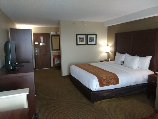 Comfort Inn & Suites Danville 댄빌 리저널 에어포트 United States thumbnail
