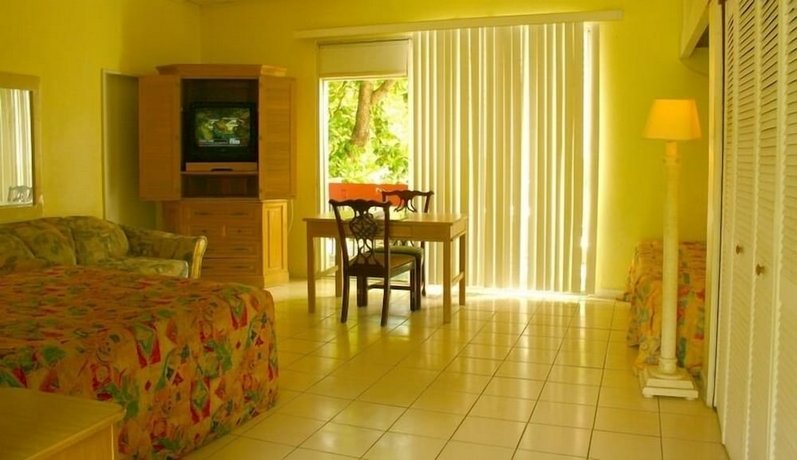 Orchard Garden Hotel & Suites Bilney Bahamas thumbnail