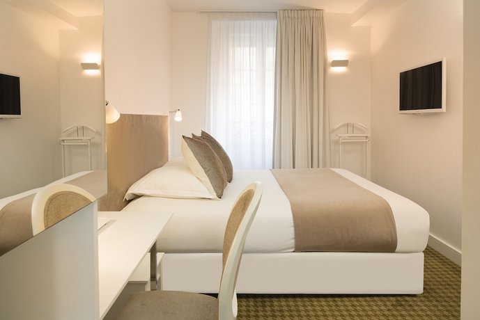 Hotel Mistral Paris Denfert-Rochereau France thumbnail