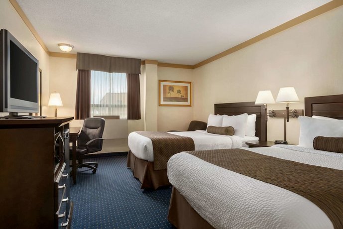 Days Inn & Suites by Wyndham Sault Ste Marie ON Sault Ste. Marie Airport Canada thumbnail