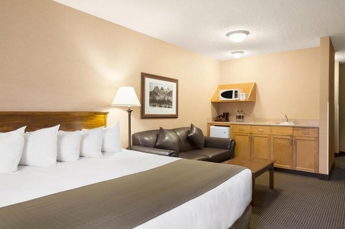 Canmore Inn & Suites Canmore Canada thumbnail