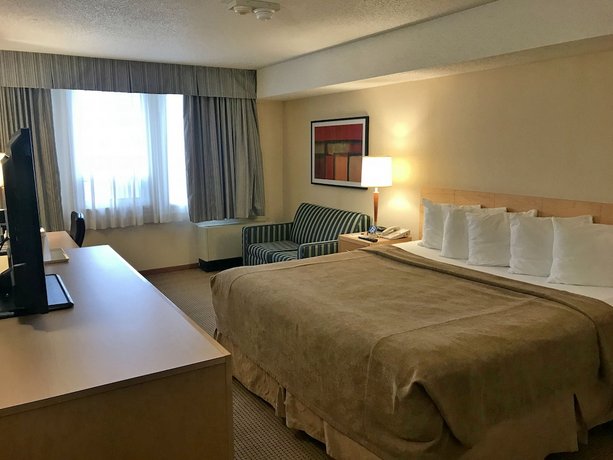 Quality Inn and Suites Montreal East 앙주 Canada thumbnail