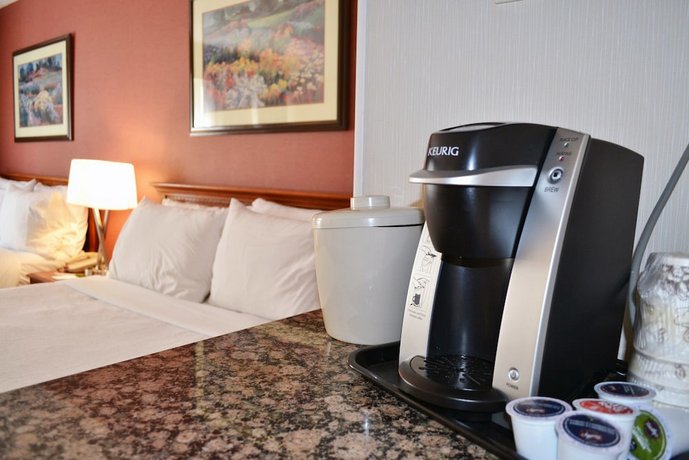 Holiday Inn Hinton Athabasca River Canada thumbnail