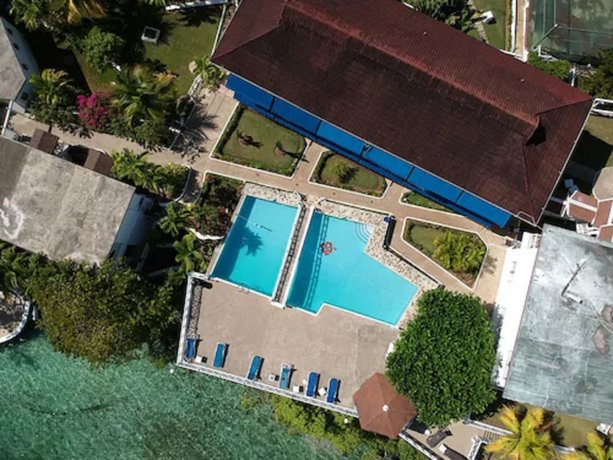 Hibiscus Lodge Hotel Ocho Rios Market Jamaica thumbnail