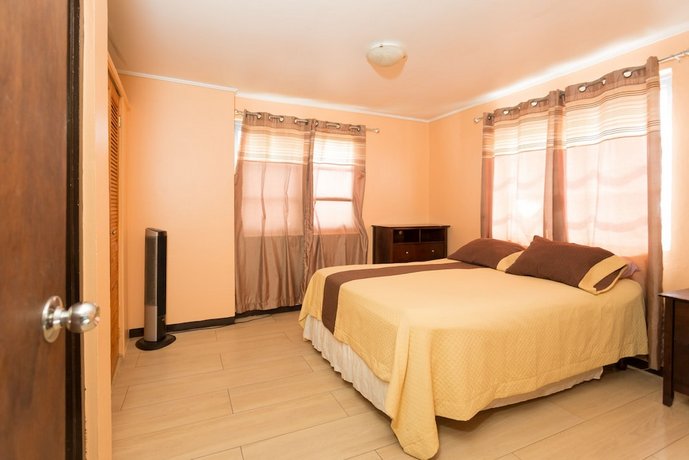 New Kingston Guest Apartments II By The Vacation Casa National Heroes Park Jamaica thumbnail