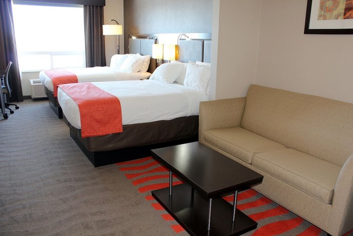 Holiday Inn Express Hotel & Suites Bonnyville 센테니얼 센터 Canada thumbnail
