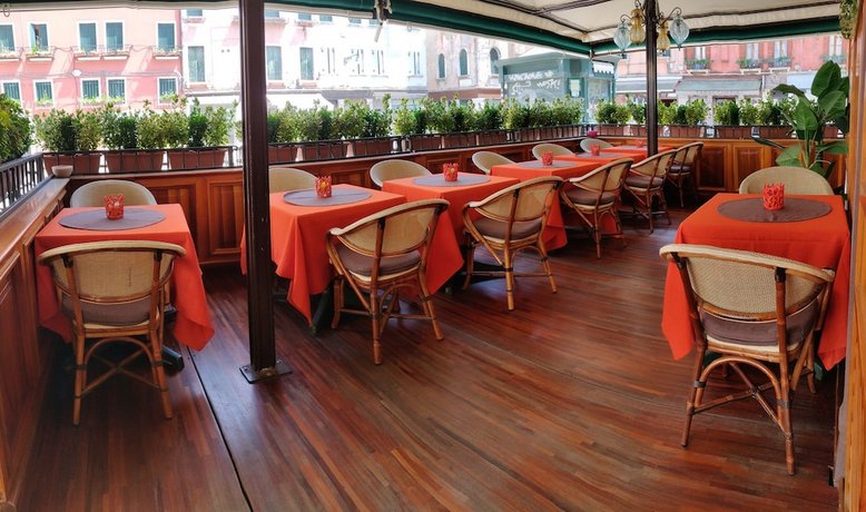 Hotel Santa Marina 로시니 극장 Italy thumbnail