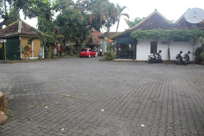 Hotel Batik Yogyakarta Mall Malioboro Indonesia thumbnail