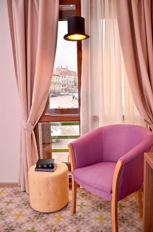 Hotel Capitolina City Chic 트랜스피겨레이션 커시드럴 Romania thumbnail