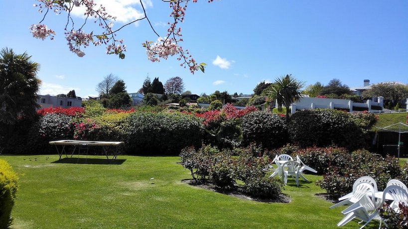 Phoenix Resort - Taupo Tauhara College New Zealand thumbnail