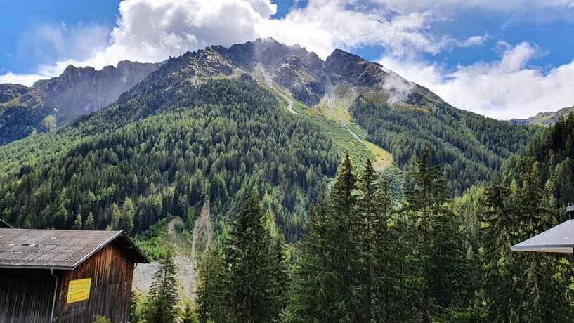 Hotel Landhaus Paradies Spiss Austria thumbnail