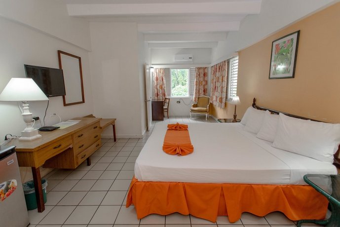 Pineapple Court Hotel Spa at Sandals Grande Ocho Rios Beach and Villa Resort Jamaica thumbnail