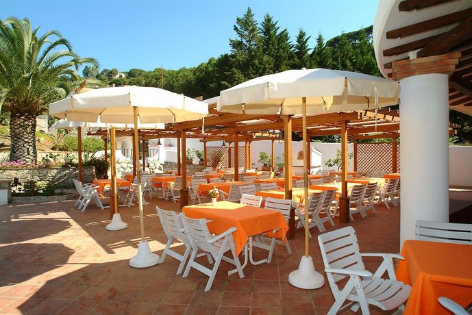 Hotel Cala di Mola Arcipelago Toscano Italy thumbnail