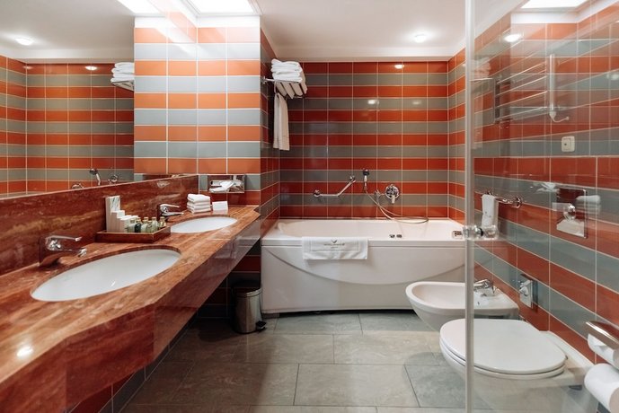 Vanagupe Spa Resort