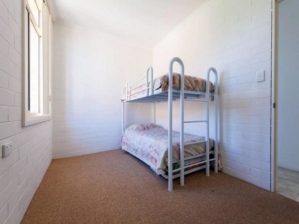 Photo: Little Hut Unit 3 20 Kurrawa Close