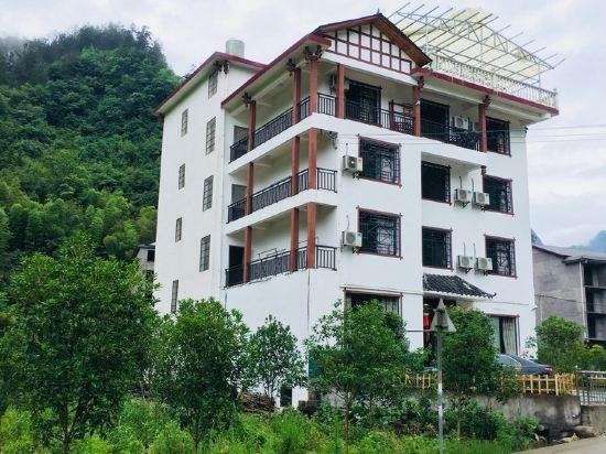 Zhangjiajie Stockaded Village Inn