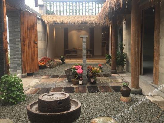 Chuchenju Hostel