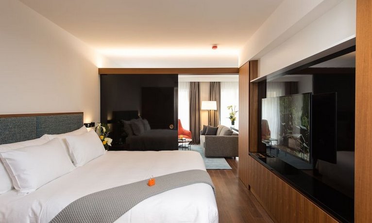 Fraser Suites Geneva - Serviced Apartments 리포메이션 월 Switzerland thumbnail