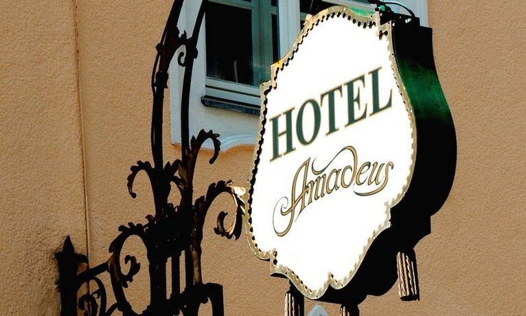Altstadthotel Amadeus Kapitelplatz & Kapitelschwemme Austria thumbnail