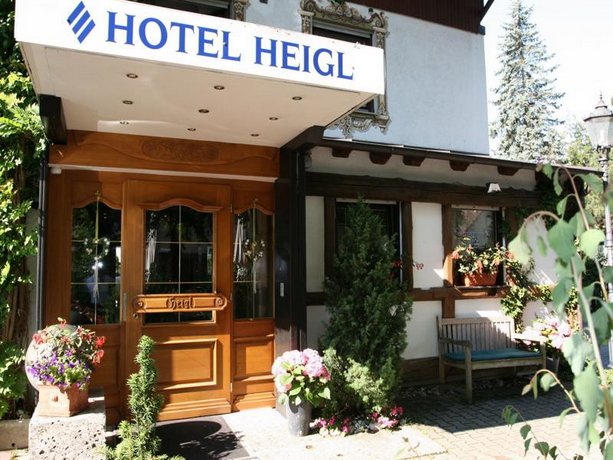 Hotel Heigl Bavaria Filmstadt Germany thumbnail