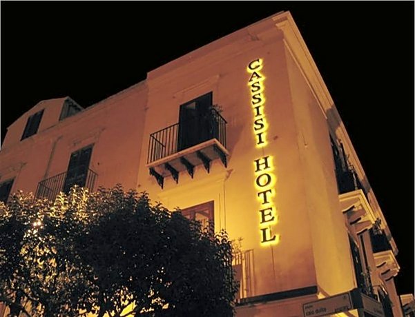 Cassisi Hotel 바르셀로나 랜딩 그라운드 Italy thumbnail
