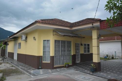 Umaira Meru Raya Homestay