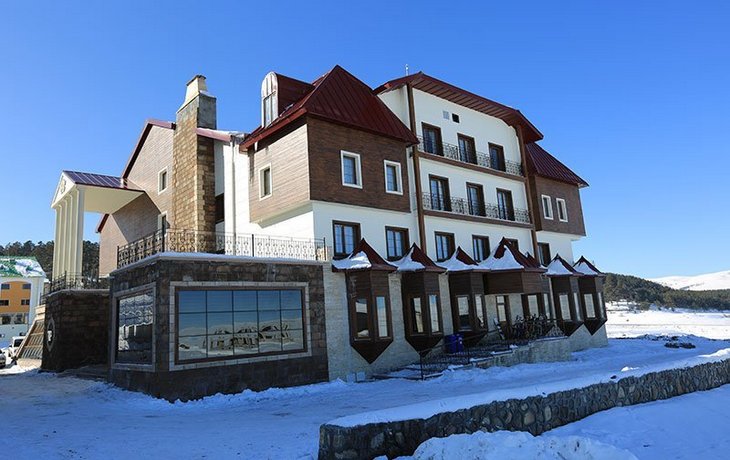 White Park Hotel Eghegnamor Monastery Turkey thumbnail