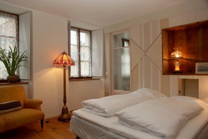 Guesthouse Le Locle 레 에플라투흐 에어포트 Switzerland thumbnail