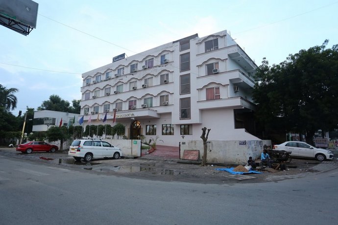 Hotel Chanakaya 자나크 파크 India thumbnail