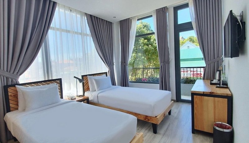 Canary Dalat Hotel Mong Mo Hill Vietnam thumbnail