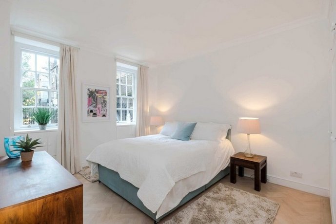 Spacious 1 Bedroom Apartment in the Heart of Chelsea Allen Hall Seminary United Kingdom thumbnail