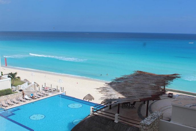 Best Beach Apartments - Cancun Plaza