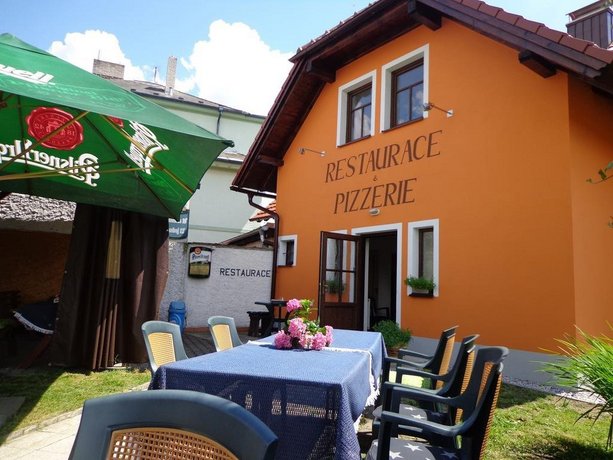 Penzion a restaurace U Strnada 올드 주이시 세머테리 Czech Republic thumbnail