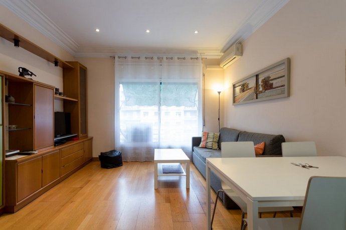 Sagrada Familia - Gaudi Apartment
