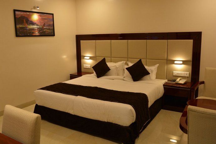 The AVR Hotels & Banquets 구루드와라 한디 사히브 India thumbnail