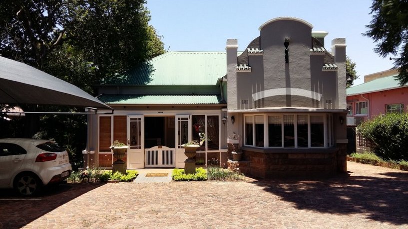 Liza's Cottage Guesthouse Hatfield Square South Africa thumbnail