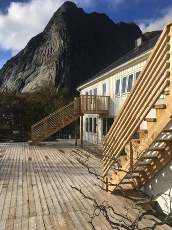 Lofoten Bed & Breakfast Reine - Rooms & Apartments Moskenes Norway thumbnail