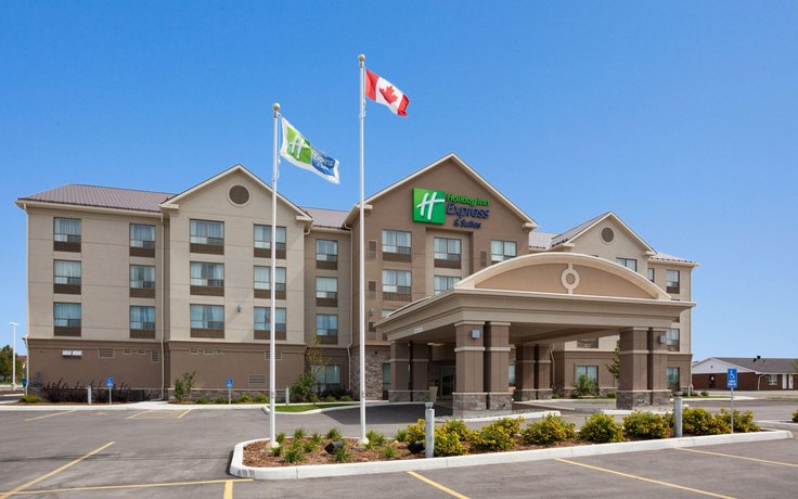 Holiday Inn Express Hotel and Suites New Liskeard 데블스 록 Canada thumbnail
