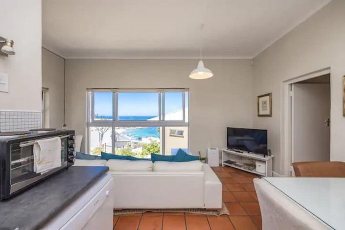 1 Bedroom House In Clifton With Views Lion's Head South Africa thumbnail