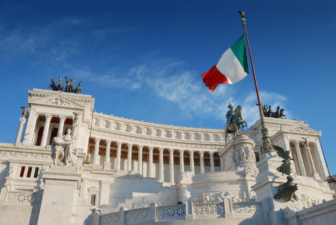 Amazing Piazza Venezia Suites Arch of Augustus Italy thumbnail