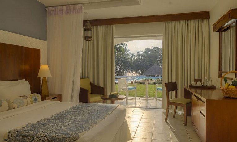 Leisure Lodge Beach & Golf Resort Masjid Salmanul Faarisiyyi Kenya thumbnail