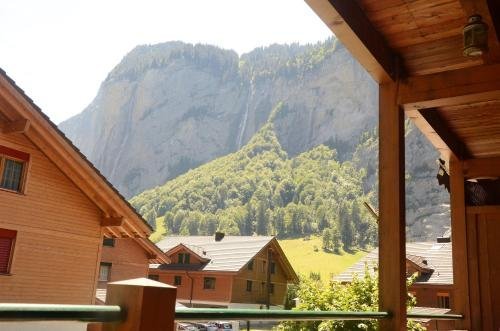 Luxury Family Apartment Lauterbrunnen Valley Waterfalls Switzerland thumbnail