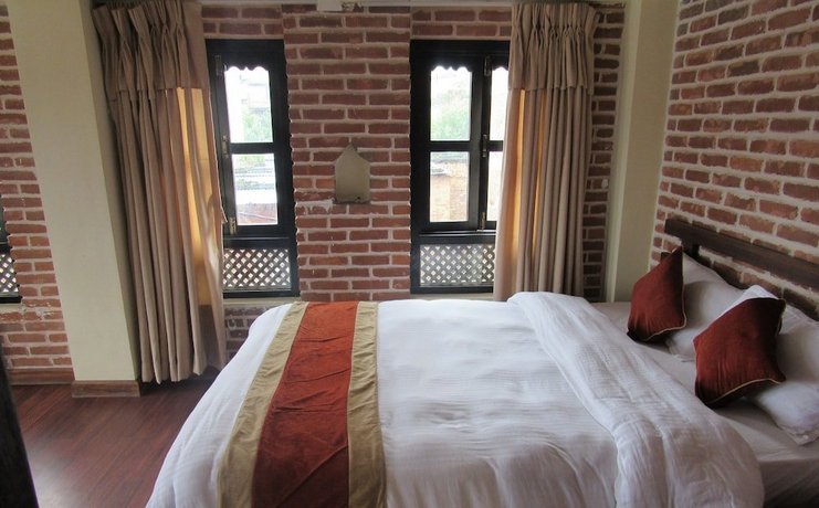 Hotel Layaku Durbar Fasidega Temple Nepal thumbnail